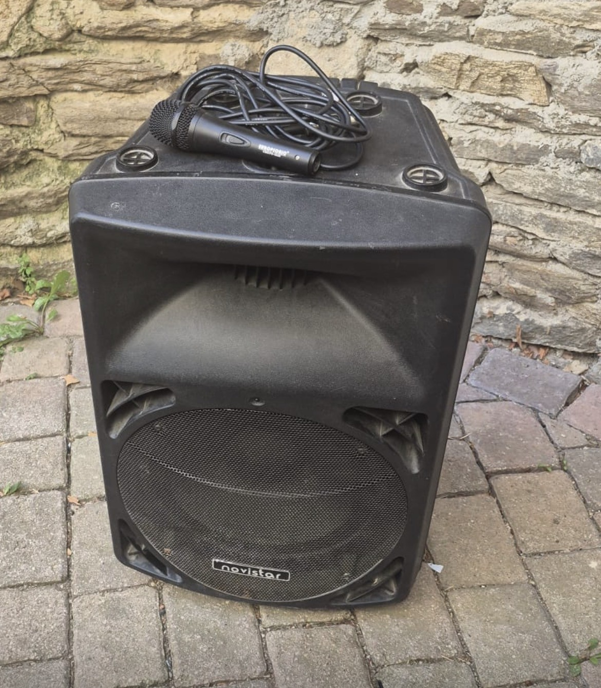 Enceinte non connectée